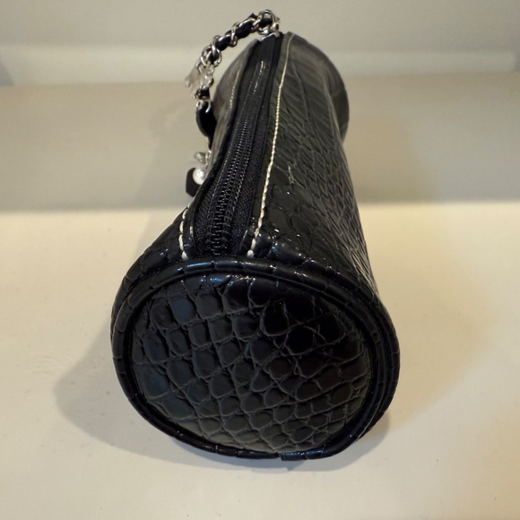 Adorable Liz Claiborne Lined ZIP Charm Bracelet Wristlet - Picture 4 of 9